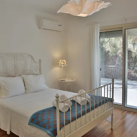 Nestor Hillside House By Trulycyprus Мониатис