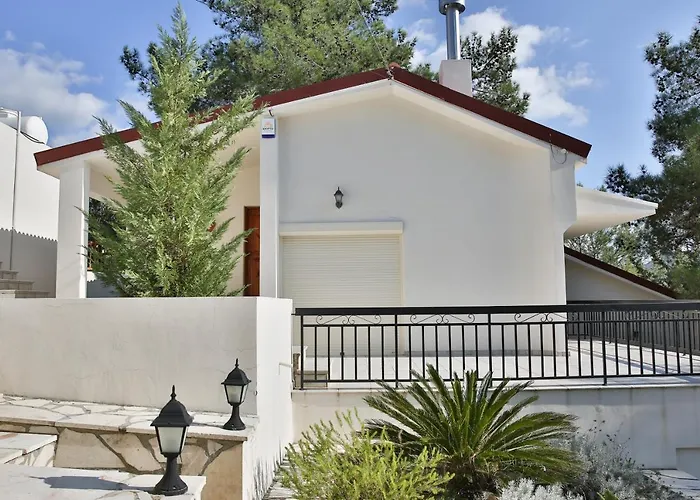 Дом отдыха Nestor Hillside House By Trulycyprus