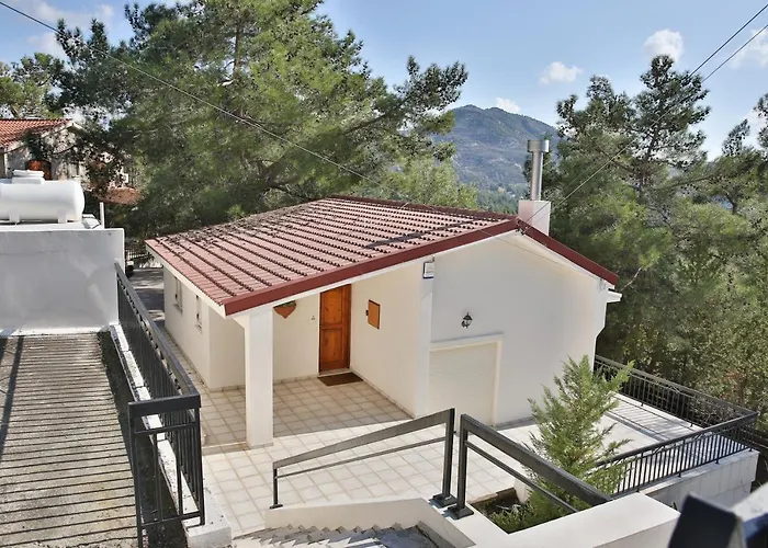 Nestor Hillside House By Trulycyprus * Мониатис